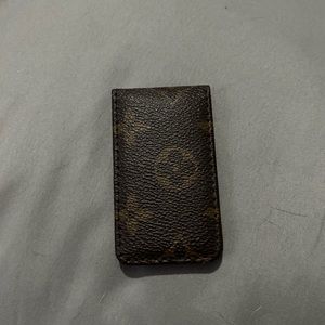 Louis Vuitton Money clip!! 
Never used!! 
Perfect condition!! 
Magnetized!!